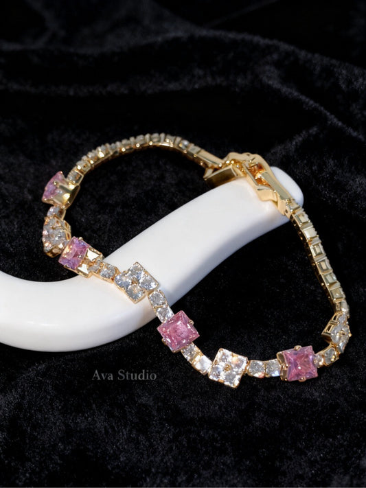 e2a25afb-7a07-4e62-adcf-6b8a28d1e0f2