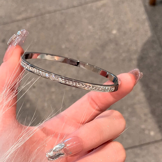 3ef9084a-d5bd-4fec-aa53-86baa8245147